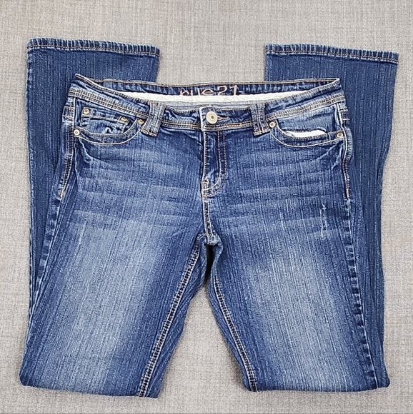 Rue21 Slim Boot Medium Wash Denim Jeans. Size 9/10 R - Picture 4 of 10
